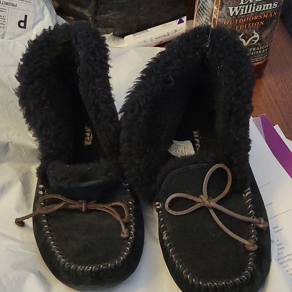 UGG Alena Suede shearling slippers black size 9